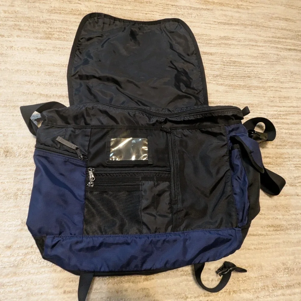 LL Bean Messenger Bag Unisex Large Navy Blue Nylon Ripstop Laptop Commuter Bag